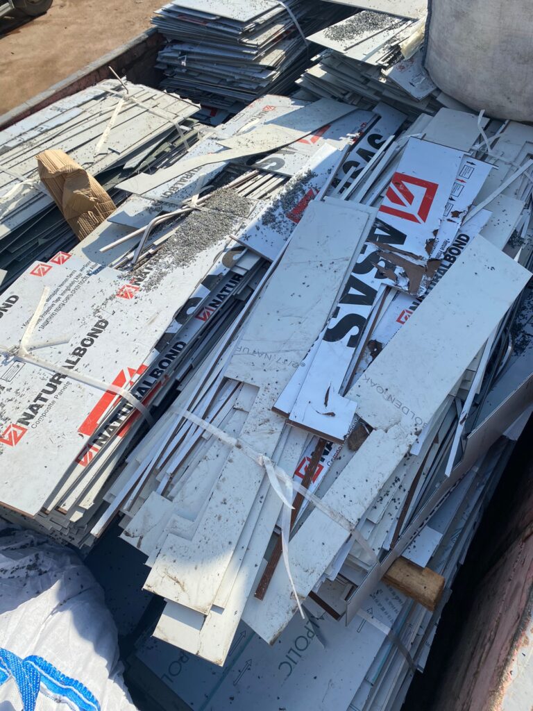 Her nevi kompozit hurdası alımı yapılır